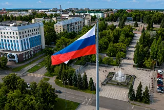 Флагшток ФЛГМ-50 <br />
на набережной Тагильского пруда в Нижнем Тагиле
